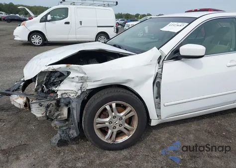 2006 Honda Accord 2.4 Se z USA, uszkodzony, nr VIN 1HGCM56306A064009